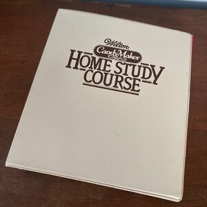 Vintage Wilton Candy Maker Home Study Course Binder w/ courses number 1 and 2